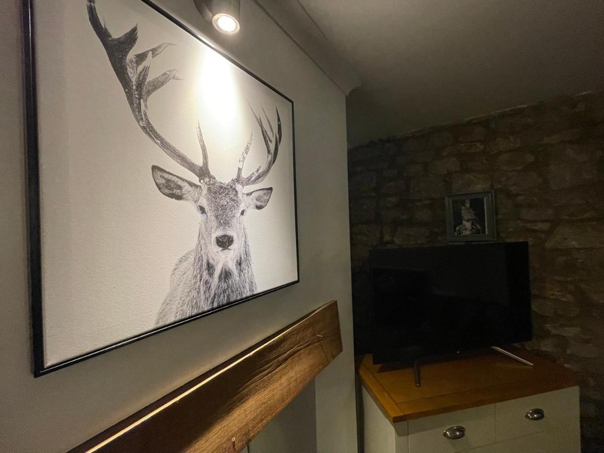 Traditional Cosy Pet Friendly Cottage By The Canal With Cymru Holidays كمبران المظهر الخارجي الصورة