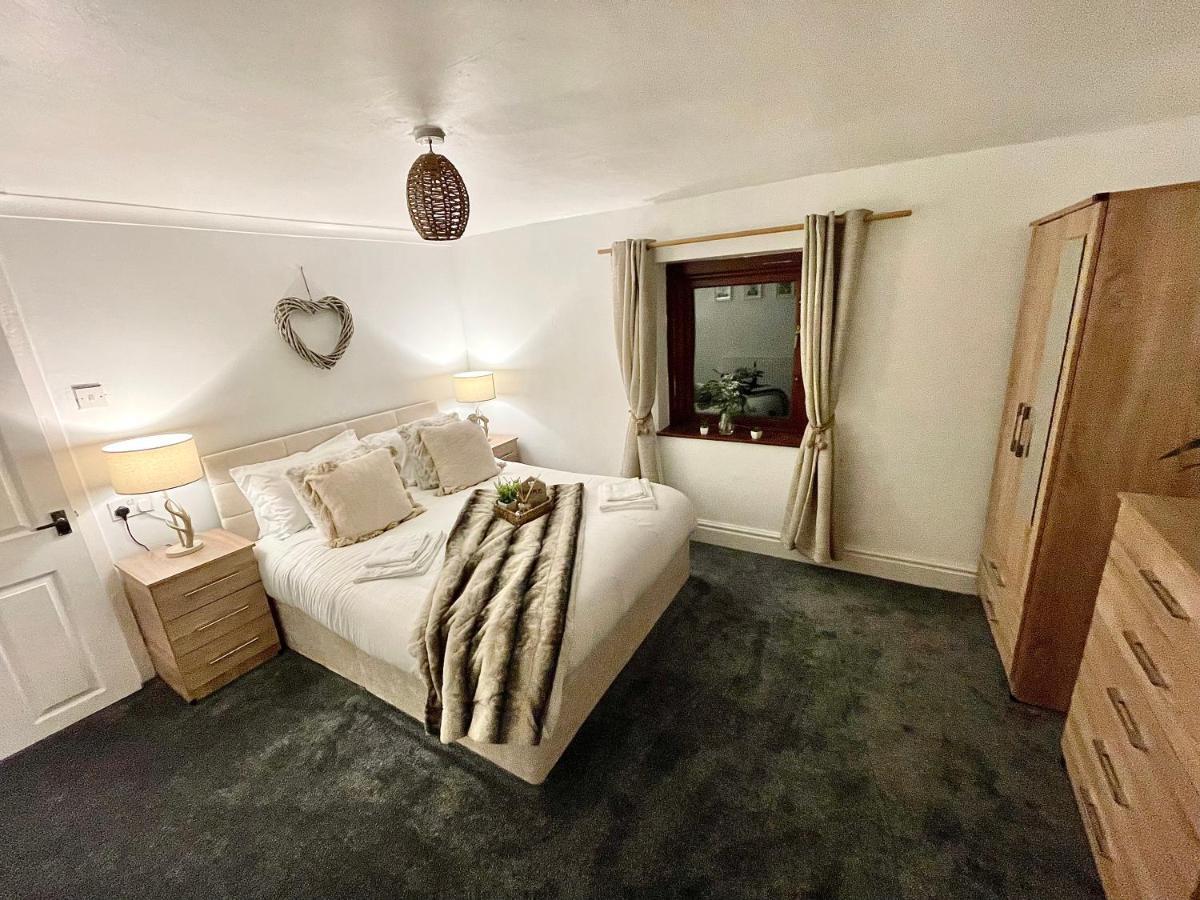 Traditional Cosy Pet Friendly Cottage By The Canal With Cymru Holidays كمبران المظهر الخارجي الصورة